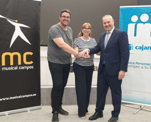 Grupo Cajamar dona instrumentos musicales a las sociedades musicales afectadas por la dana en colaboración con FSMCV